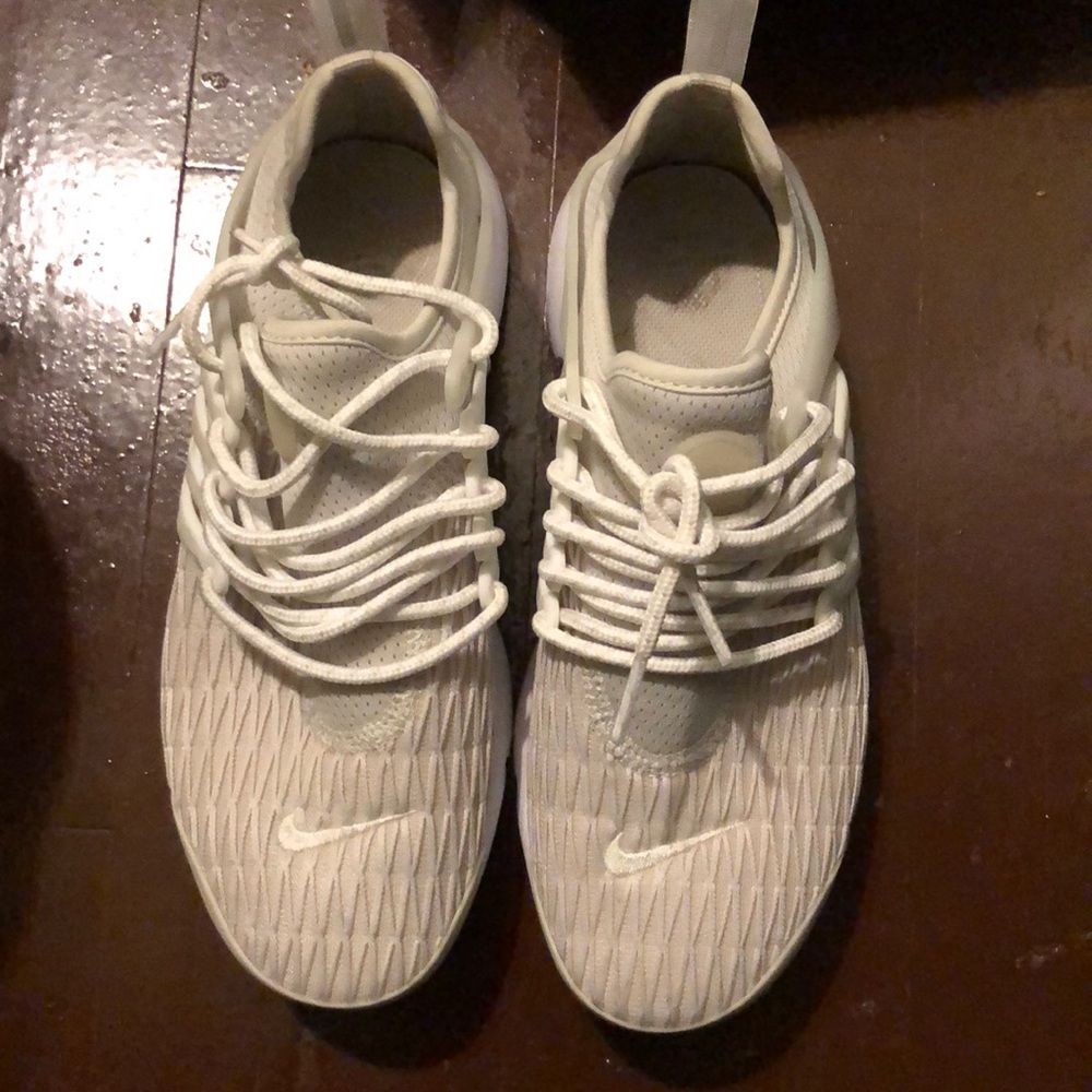 Nike prestos sz 7 with box